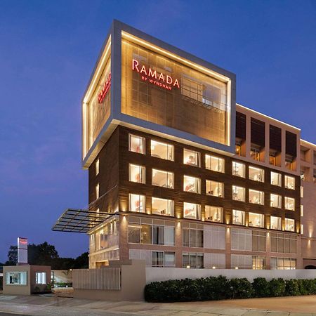 Отель Ramada By Wyndham Gorakhpur Gorakhnath Mandir Road Экстерьер фото