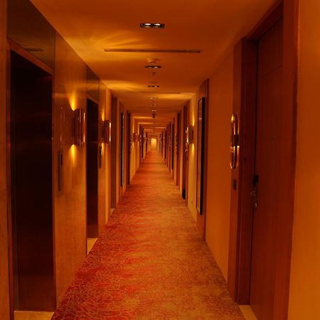 Отель Ramada By Wyndham Gorakhpur Gorakhnath Mandir Road Экстерьер фото